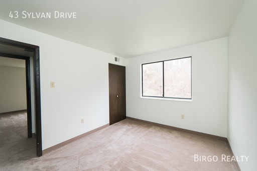 Building Photo - 43 Sunnyhill Dr
