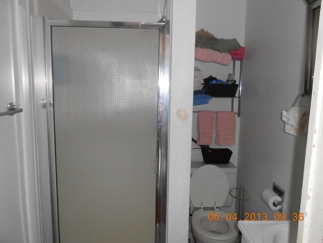 bath - 221 Ulster St
