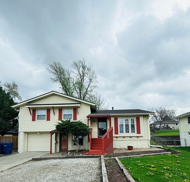 Spacious 3BR Near Shadow Lake Shopping Center! - Spacious 3BR Near Shadow Lake Shopping Center! House