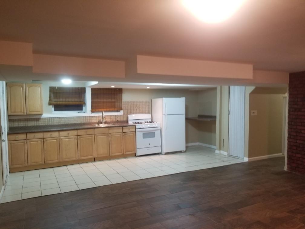Kitchen - 52 Sheridan Ct