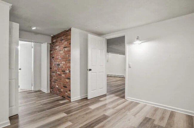 Foto del edificio - 3736 Woodford Ave NW