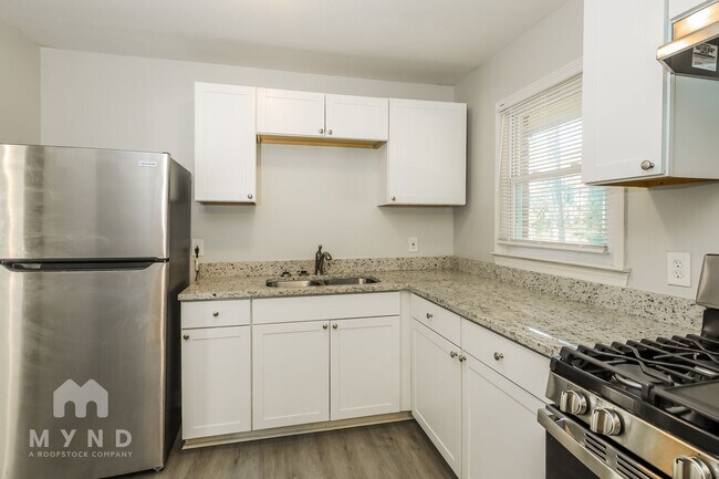 Foto del edificio - 4769 Ridgewood Dr