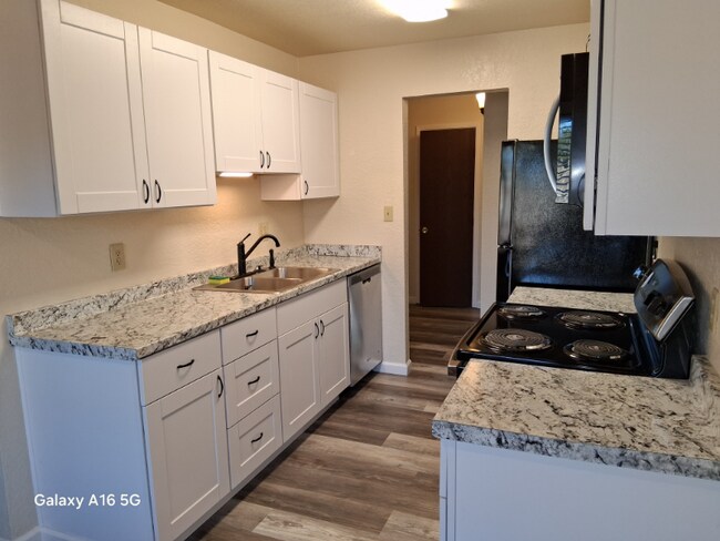 Foto del edificio - 3905 Clear Acre Ln