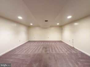 Building Photo - 10508 Foxlake Dr