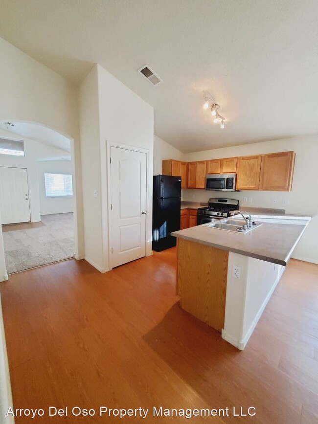 Building Photo - 781 Prairie Sage Ct SW