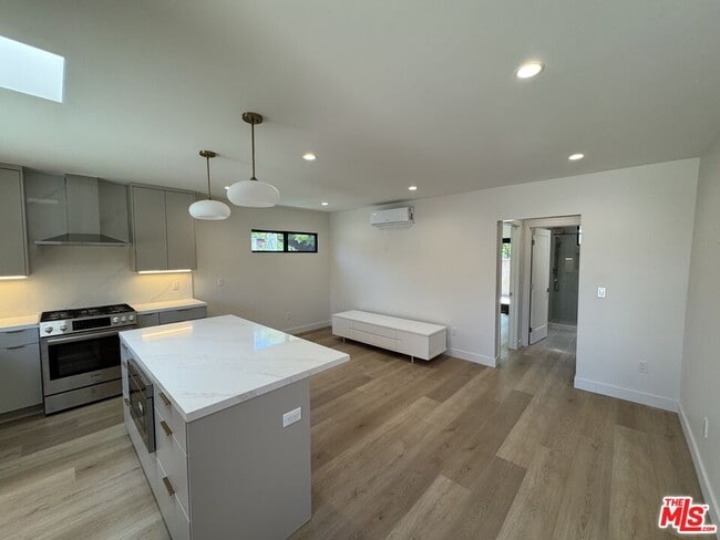 Building Photo - 7808 Truxton Ave