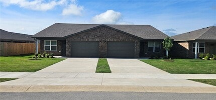 Building Photo - 517 NW 69th Ave