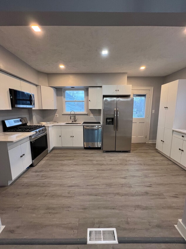 Photo - 2215 Godnor Rd (South Euclid, OH)