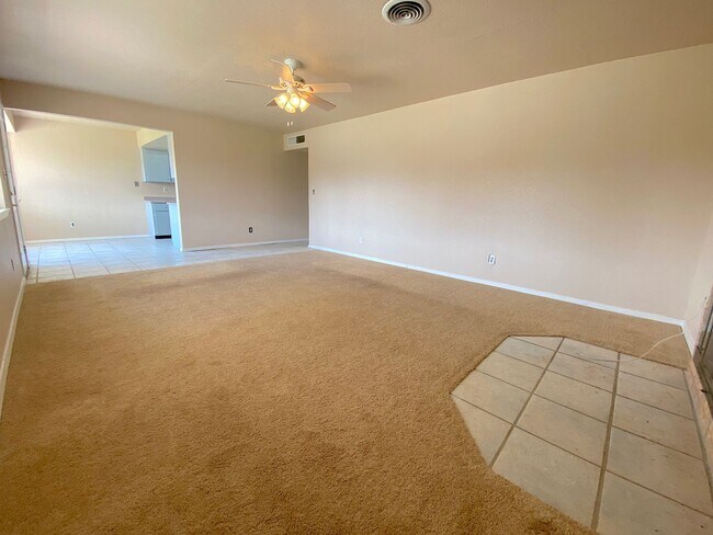 Foto del edificio - Northeast El Paso 3 bed with Refrig A/C