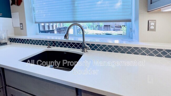 Foto del edificio - 2687 Juniper Ave