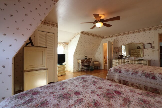 Foto del edificio - 83 Longwood Ave