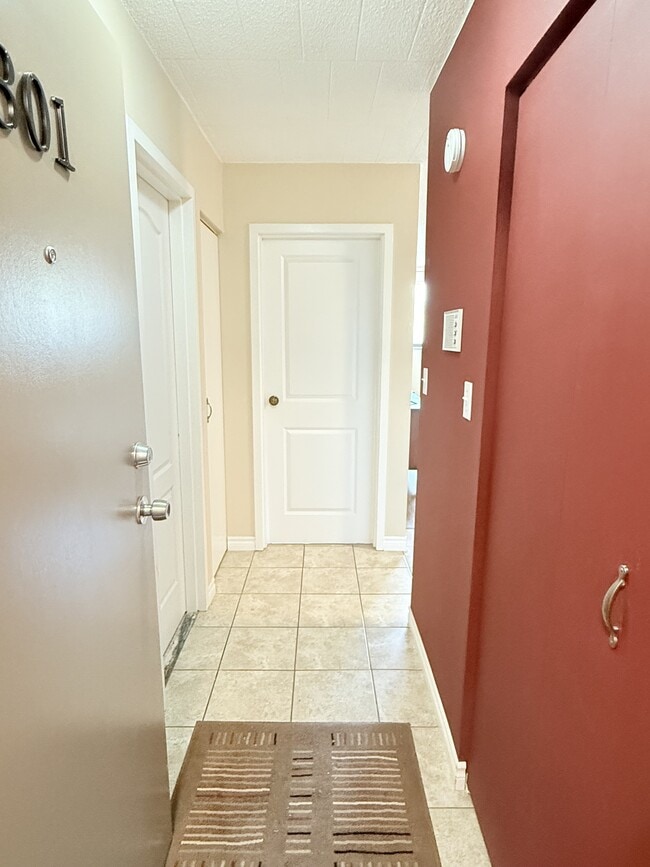 Photo du bâtiment - 360 Tecumseh Rd W