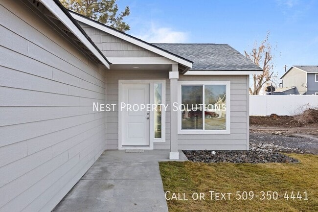 Building Photo - 928 W Pine Dr