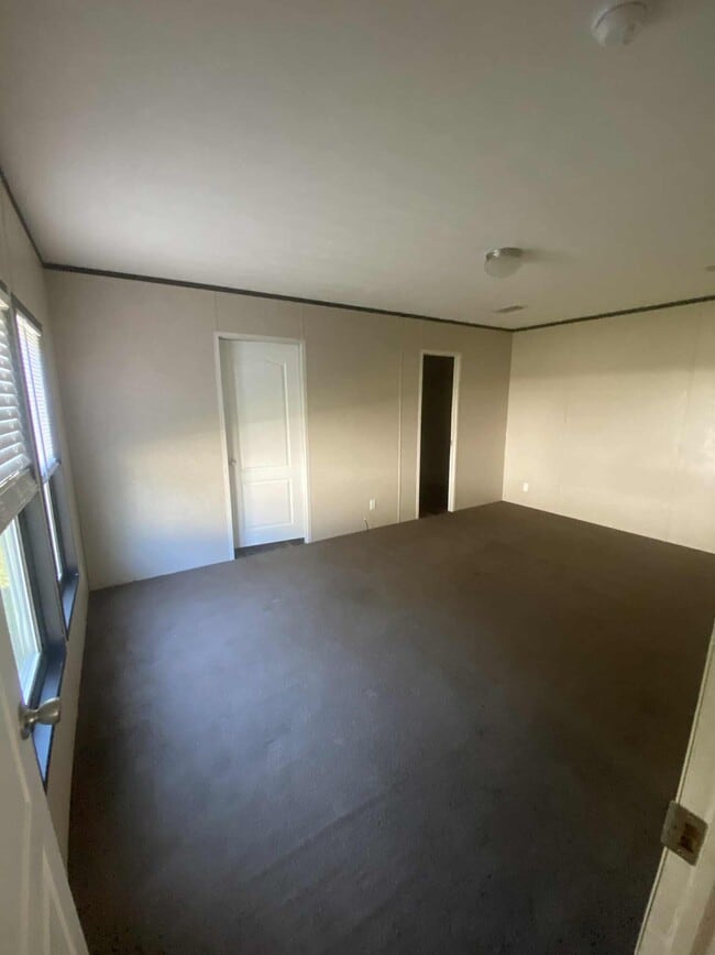 Building Photo - 6735 US-90