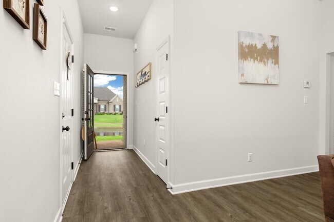 Building Photo - 8115 Cherry Hill Dr