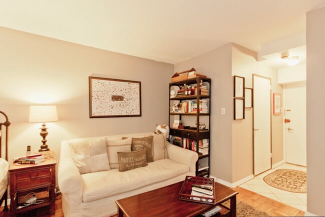 Building Photo - All Utilities Included! Cozy Studio on Con...