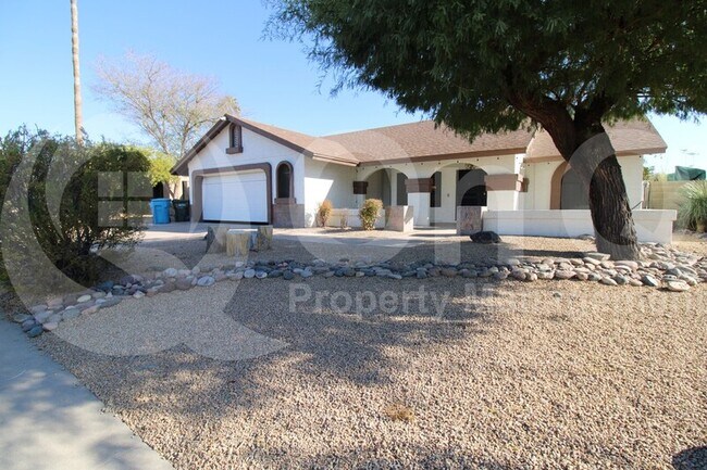 Foto del edificio - 14819 N 58th St
