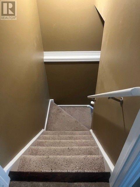 Photo du bâtiment - 112 N Centre Rd