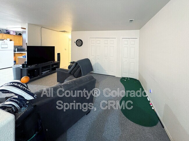 Building Photo - 202 S Empress Dr