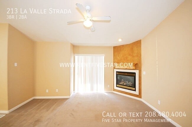 Building Photo - 213 La Valle Strada