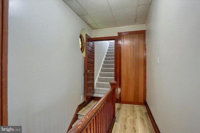 Foto del edificio - 50 E Maple St