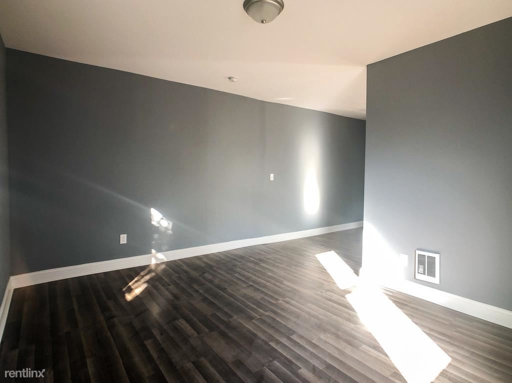 Foto principal - 5844 N Park Ave