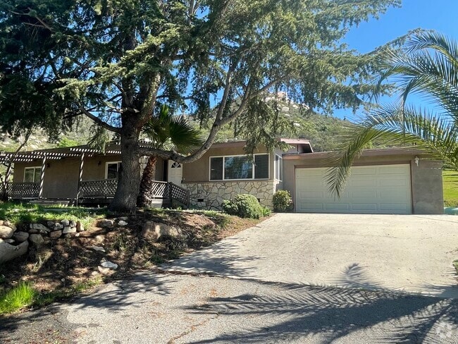 Building Photo - 2737 Sarver Ln
