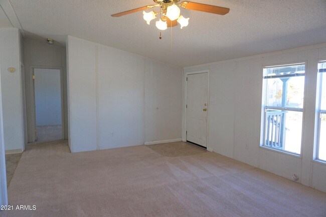 Building Photo - 5808 S Wild Rose Rd