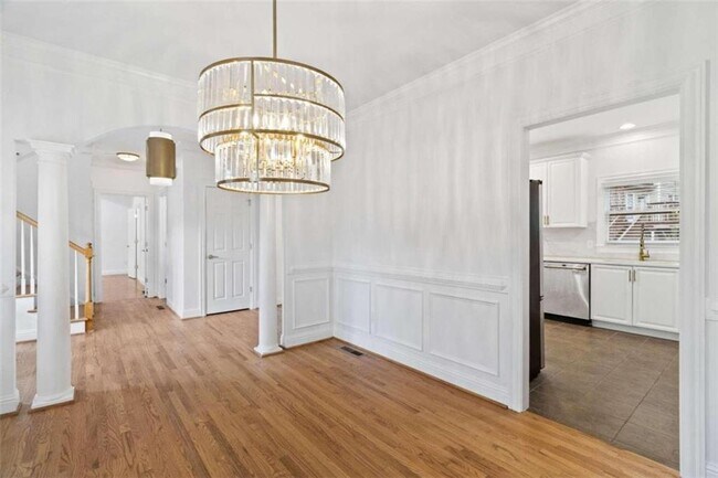 Foto del edificio - 1711 Summit Glen Ln NE