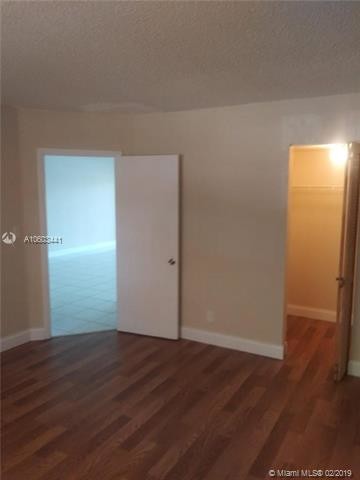 Building Photo - 8025 S Colony Cir