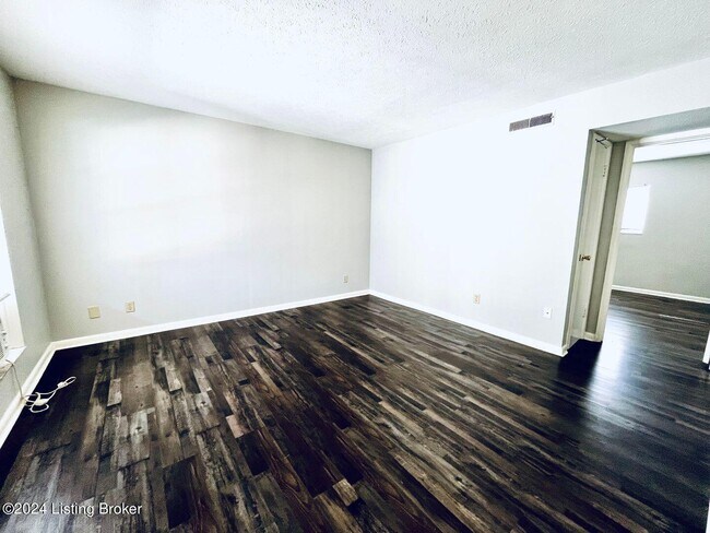 Foto del edificio - 4730 Southern Pkwy
