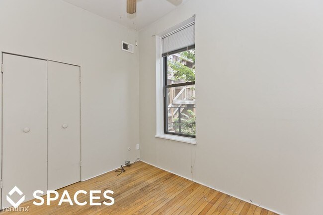 Building Photo - 959 W Webster Ave