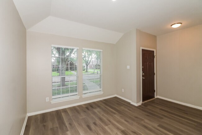 Building Photo - 1427 Waterside Village Drive