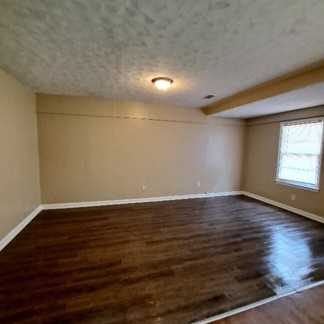 Building Photo - 5380 Blackwell St