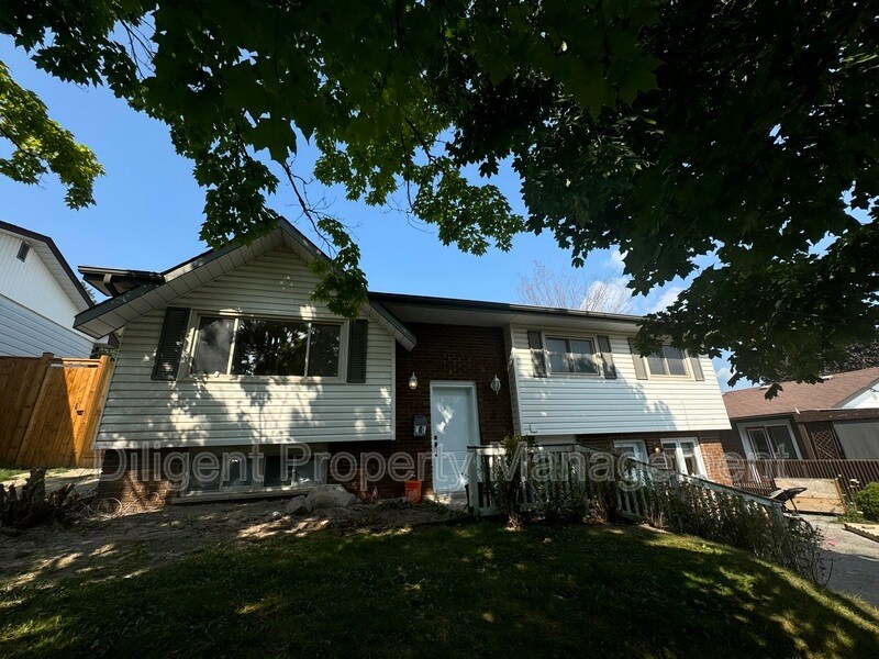 Photo principale - 1528 Redwood Dr