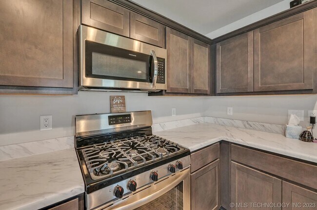 Foto del edificio - 7421 E 159th Pl S