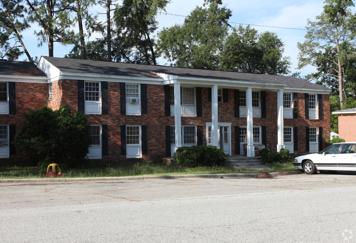 Building Photo - Westgate Arms Apartments
