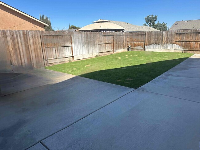 Building Photo - 688 Willow Oak Ave