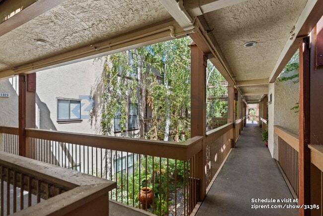 Building Photo - 1223 S Villa Way