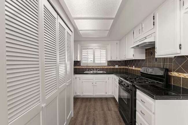Foto del edificio - 227 N Belmont St