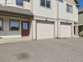 Building Photo - 935 Forestglen Dr