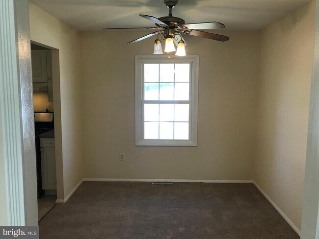 Foto del edificio - 6616 Bucknell Rd