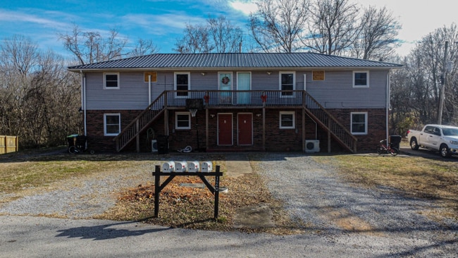 Building Photo - 120 Lake Dr