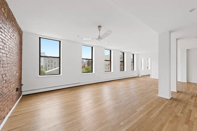 Building Photo - 211 E 3rd St