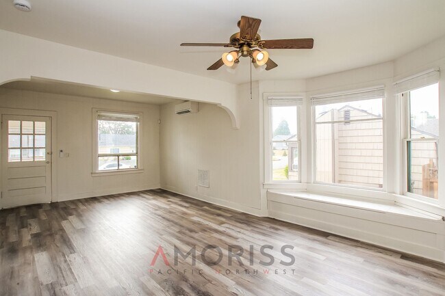 Building Photo - Cozy 2-Bedroom Home in Tacoma's Eastside — Move-In Ready!