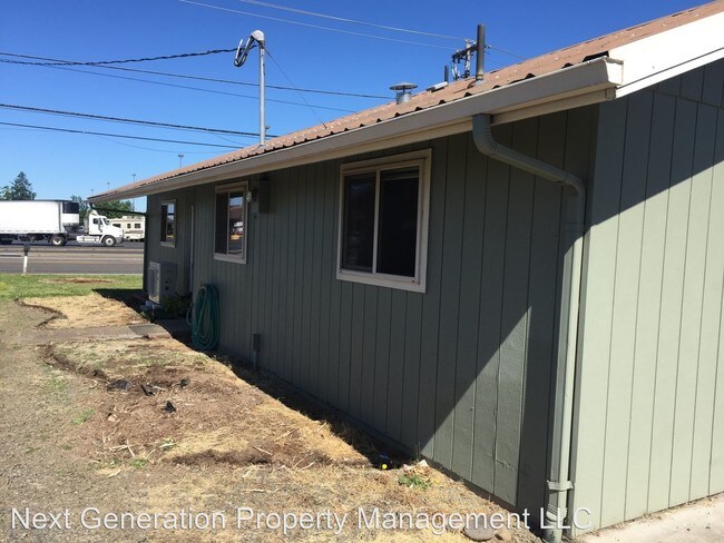 Foto del edificio - 3 br, 2 bath House - 1981 Echo Hollow Rd.