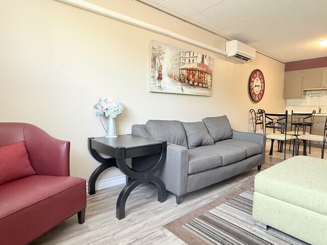 Photo du bâtiment - 360 Tecumseh Rd W