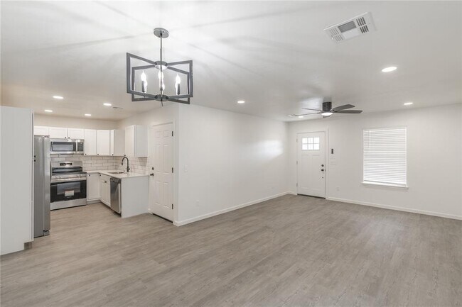 Foto del edificio - 531 Parkhill Cir