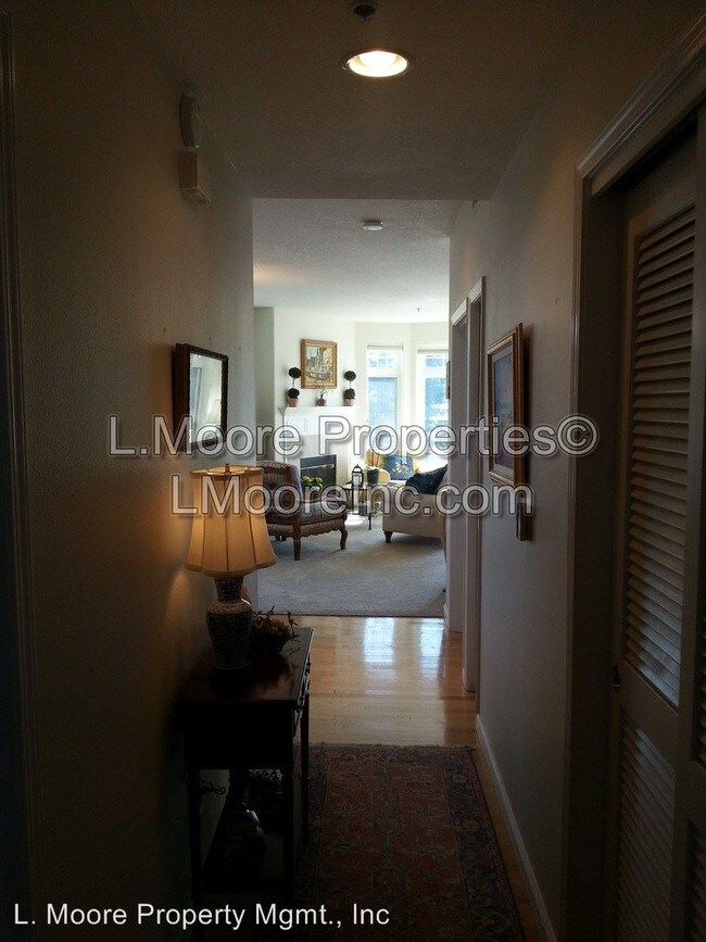 Building Photo - 135 3rd St