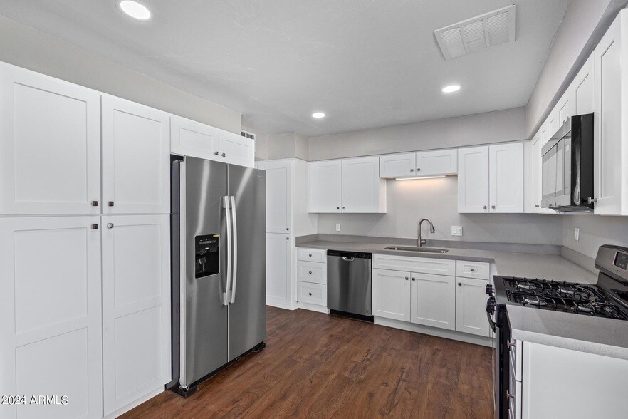 Foto principal - 6134 W Mulberry Dr